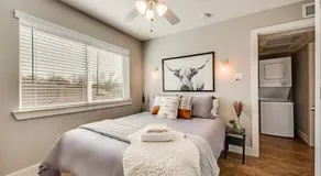 Heart Of Dallas Flat Close To Baylor Hospital - Image 2