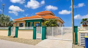 Sun Breeze 4BR Pool Escape Aruba - Image 4