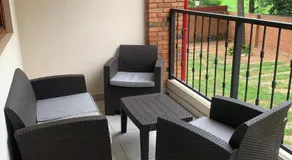 Elegante apartamento nuevo de 75 m2 con balcón y parking privado - Image 5