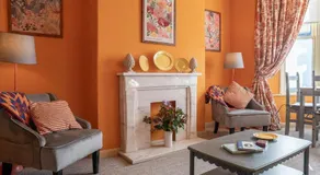 No 4 Townhouse - Image 2