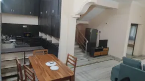 Spacious 3BHK Villa with Terrace - Image 5