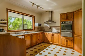 Retiro privado nos arredores da cidade, com piscina e spa! - Image 4