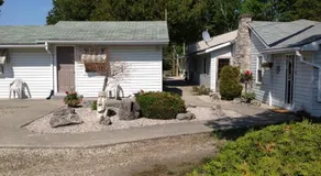 Cedar Vista Motel - Image 5