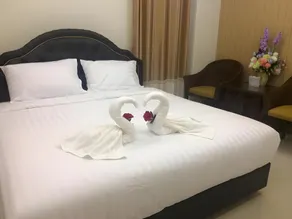 Sombat Resort - Image 5