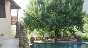 Orchard Huts - Image 4