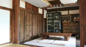 Jinrae Lee's Traditional House - Image 2