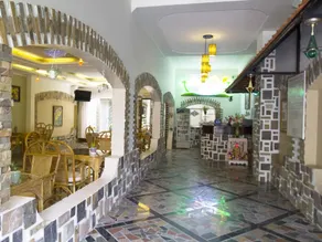 Spring Hotel - Image 4