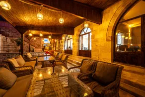 Crazy Horse Hotel - Image 2