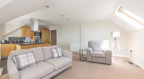 Bay View Apartments - Image 2