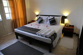 Nathaliya Transit Hotel - Image 2