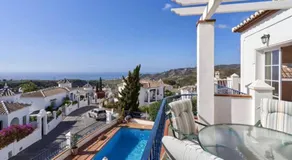 Stunning detached 3-bed villa with private pool - Image 3