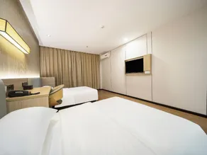 IU Hotel Langzhong Ancient City Scenic Spot - Image 4