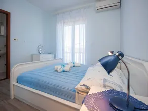 Beautiful apartment near Rtic beach - Image 2