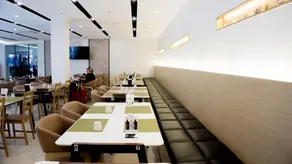 88 Airport Lounge - Image 2
