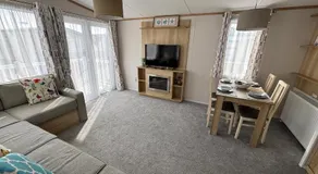 Palm Grove 181- Golden Palm - Pet friendly, WiFi, central heating, bed linen - Meadow Lakes Caravan & Lodge Hire - Image 2