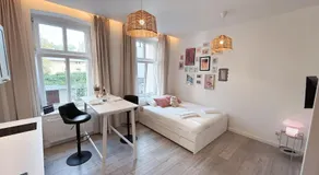 Stylish Studio on a Historic & Trendy Street - Image 2
