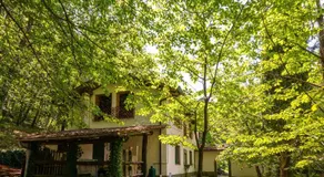 Ferienhaus mit Garten und Pool - Image 3