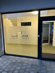 Longhouse Aparthotel - Image 4