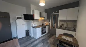 Station Apartments - Image 2
