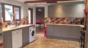 Hereford - Falcon House - Spacious 5 Bedroom House With Games Room - Sleeps 14 Guests - Great Property For Family & Friends Gathering Together - Hosted by RENTMYHOUSE - Image 4
