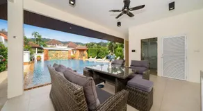 Villa with Huge Private Pool and Tropical Garden Just 10 Minutes Walk to Kamala Beach - Image 4