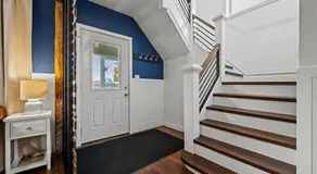 4 Bedroom Luxury House, Free Parking, Next to LRT, Kitchener Downtown, near Chicopee Ski Club - Image 2