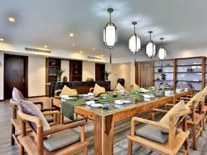 Oriental Hotel - Image 2