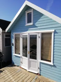 Stargazing Beach Hut on Mudeford Sandbank with wake up sea views - Image 3