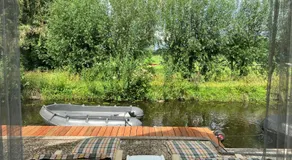 Oasis holiday home in Giethoorn next to canal, boat extra - Image 4
