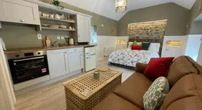 Toddys Cottage & Stables - Image 2