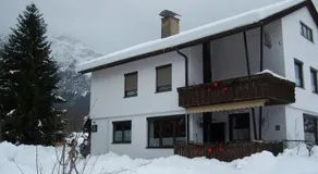 Haus Tapestry - Image 5