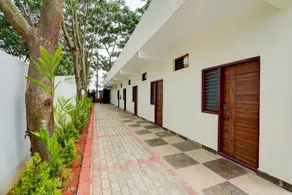 SPOT ON Mango Leaf Restaurant - Image 5
