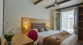 Logis Hotel Perla Riviera & Restaurant - Image 2