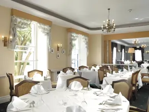 Royal Norfolk Hotel - Image 4