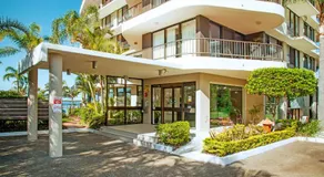 Broadwater Shores Waterfront Apartments - Image 3