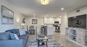 Two-story condo with pool, tennis & patio - 2 short blocks to the beach - Image 2