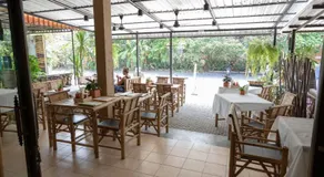 P & T Guesthouse - Image 2