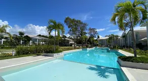 Casa em condomínio a 200m da praia em Arraial D'ajuda, com 3 suites, sala climatizada, área gourmet privativa, Internet 300MBPS, condomínio com piscinas adulto e infantil, sauna, quadra de beach tenis e portaria 24hrs. - Image 3
