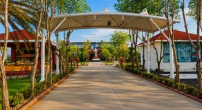 Deep Luxury Resort - Image 4