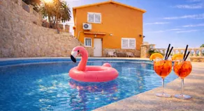 VIP private Poolsuite Calafell - Image 5