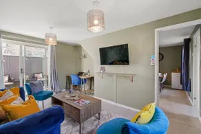 BridgeCity Cheerful 3 bedroom home in Nuneaton - Image 2