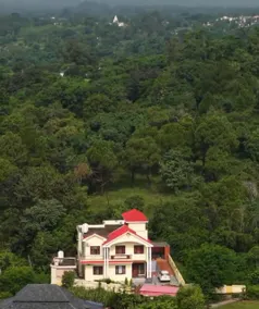 Ora Pine Luxury Villa Home Stay - Image 4