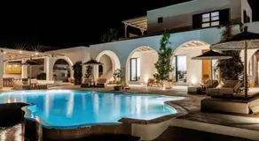 Beachfront Villa Crystalia - Image 4