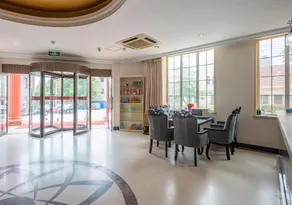 Elan Hotel (Qingdao Zhongshan Road) - Image 3