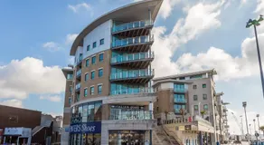 Les Bateaux - Frontline Views of Poole Quay from Balcony - Image 3