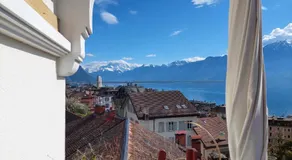 Inspiration room, lake, mountains, balcony in Montreux city center - Image 3