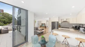 Appartement Penthouse Exécutif sur 2 Étages Entièrement Meublé - Image 3