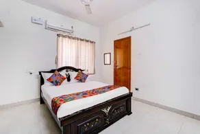 Hotel O SRINIVASA HOTEL LUXURY ROOMS - Image 2