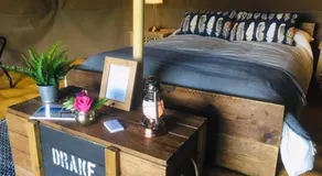 Gaggle of Geese Pub - Shepherd Huts & Bell Tents - Image 2