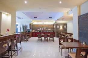 Hotel Attaché - Image 5